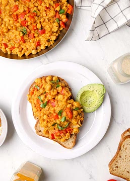 15 Minute Chickpea Scramble