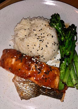 Honey, Chilli & Garlic Glazed Salmon & Greens