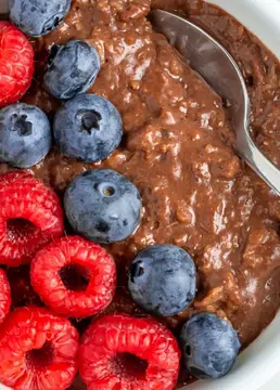 Choco Protein Oats with Berries