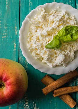 Apple, Cottage Cheese, and Cinnamon Snack