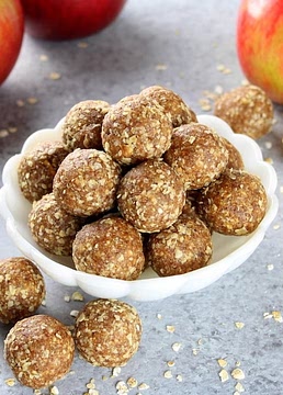 Apple Crisp Energy Bites