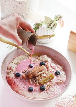 rhubarb porridge with seeds, buckwheat & beetroot mylk